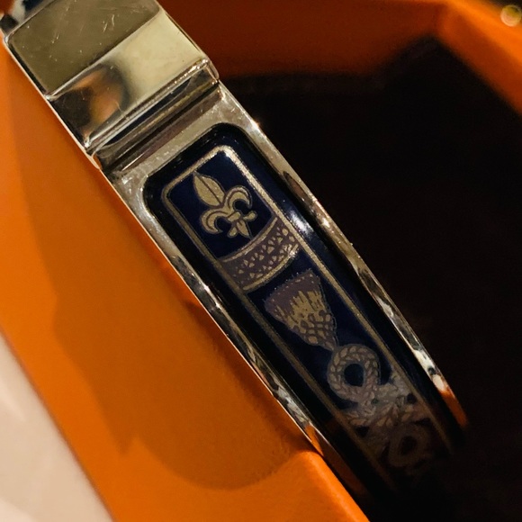 Very Rare Hermes Clic Bracelet in 925 Sterling Silver - Navy Fleur de Lis - PM - Picture 9 of 11